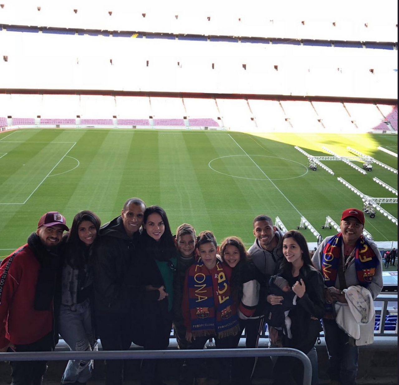 Dinamovistul Rivaldinho, in loja de onoare la Real Madrid - Barcelona! Si baiatul lui Mourinho a fost pe lista de invitati_4