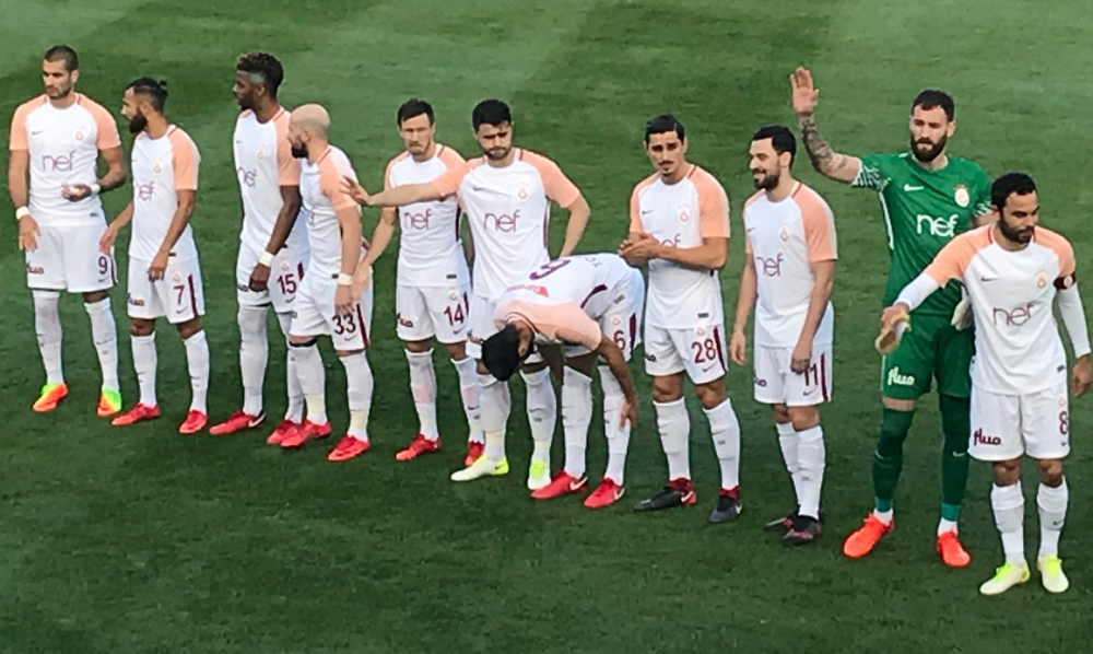 Banderola merge la Ianis: 