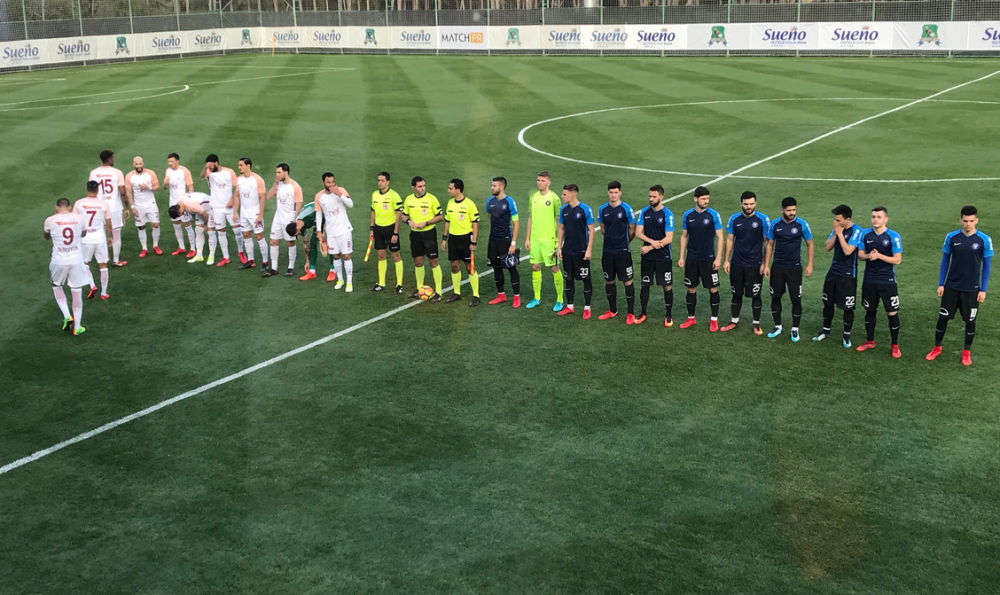 Banderola merge la Ianis: 