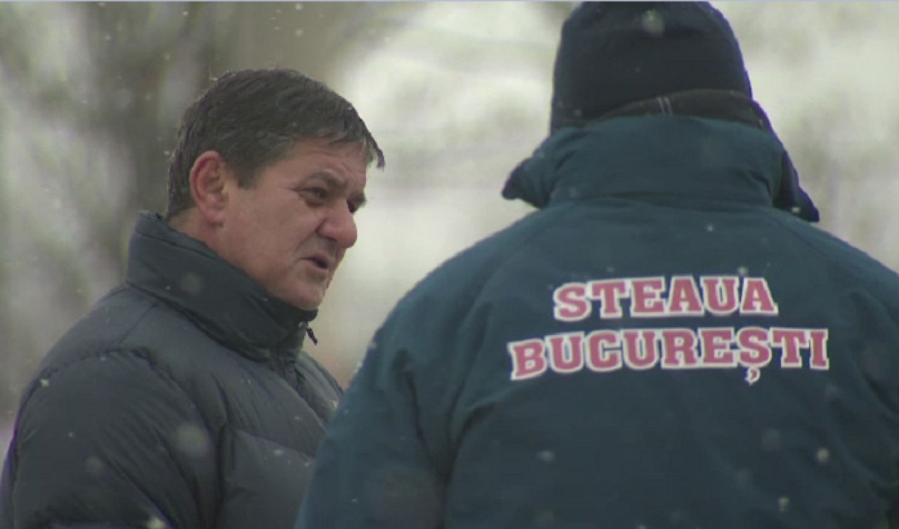 Viralul weekendului pe net, discutie cu Lacatus azi la reunirea Stelei: