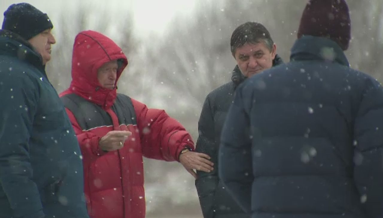 Viralul weekendului pe net, discutie cu Lacatus azi la reunirea Stelei: