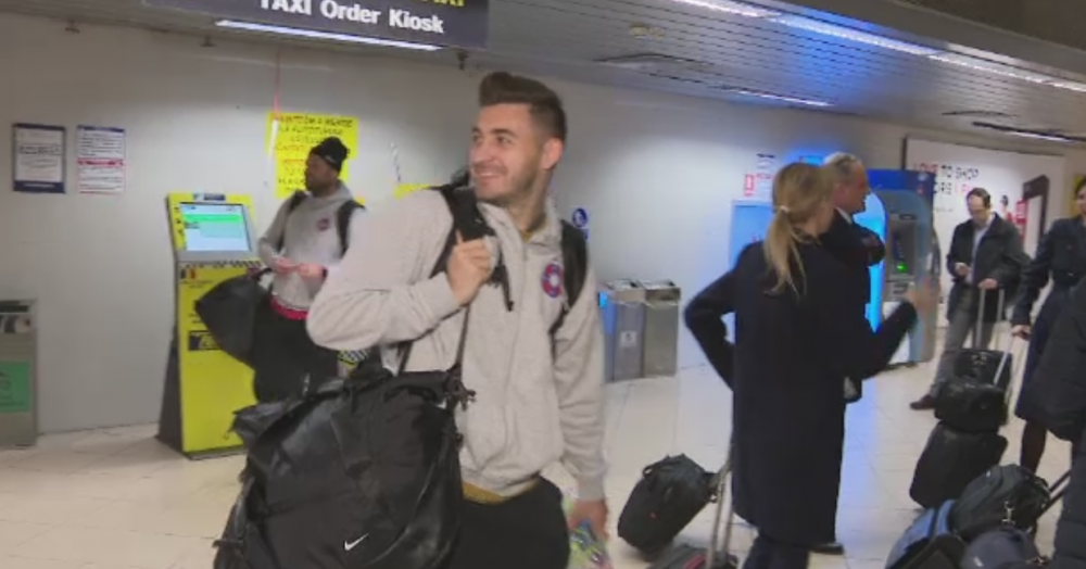 Stelistii au revenit in tara dupa cantonamentul din Turcia! Cum a sosit Florinel Coman, dupa accidentarea care l-a scos in lacrimi de pe teren_3