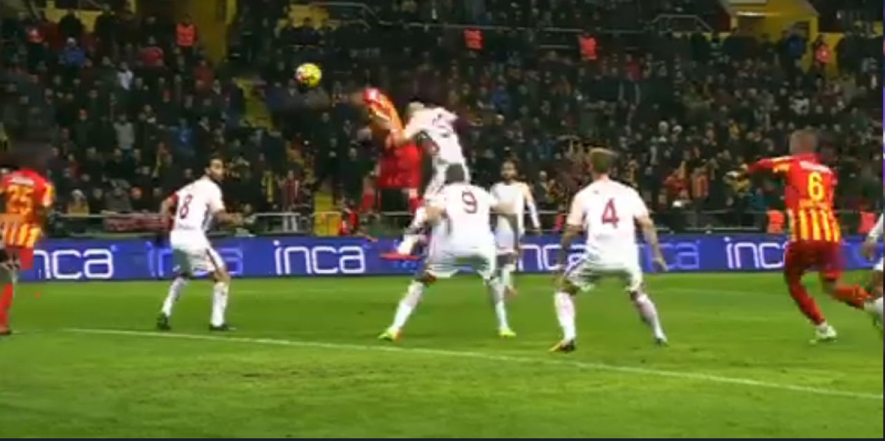 CUTREMUR PENTRU SUMUDICA! Kayseri 1-3 Galatasaray! Meci Teribil in Turcia: Sumudica a innebunit de nervi_9