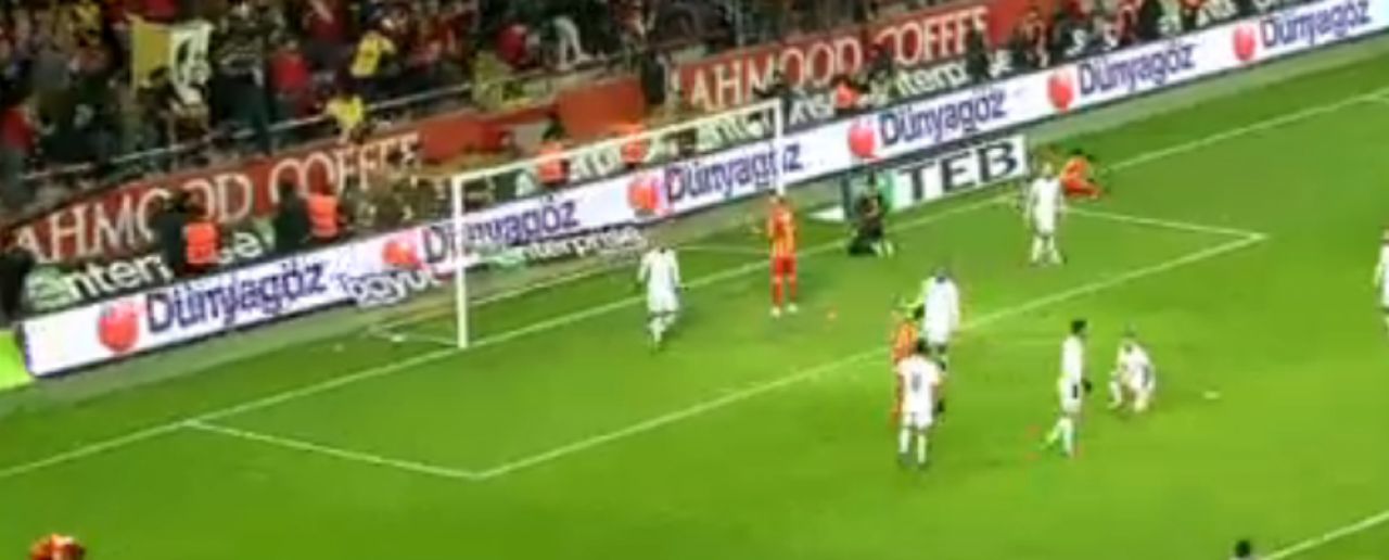 CUTREMUR PENTRU SUMUDICA! Kayseri 1-3 Galatasaray! Meci Teribil in Turcia: Sumudica a innebunit de nervi_10