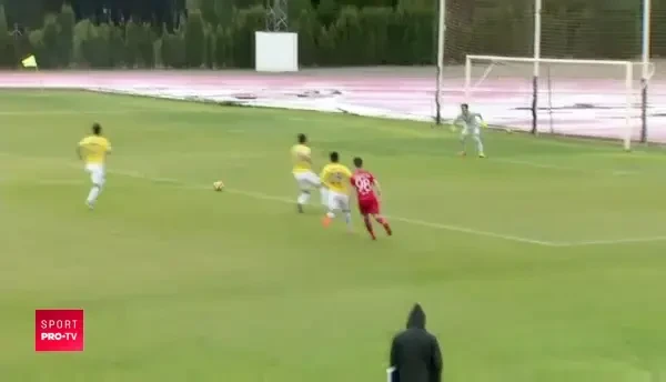 VIDEO | Faza superba reusita de stelisti! Man - pasa de senzatie, Budescu - finalizare de clasa! Steaua - Jiangsu 1-0
