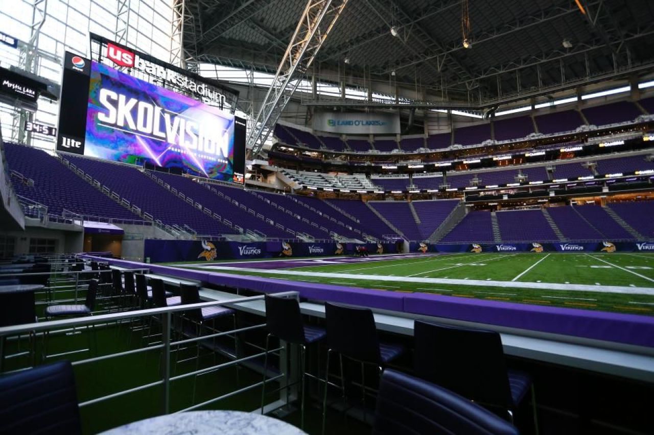 FOTO: Cum arata stadionul de 1 miliard $ pe care se joaca Super Bowl-ul, in noaptea de duminica spre luni_7