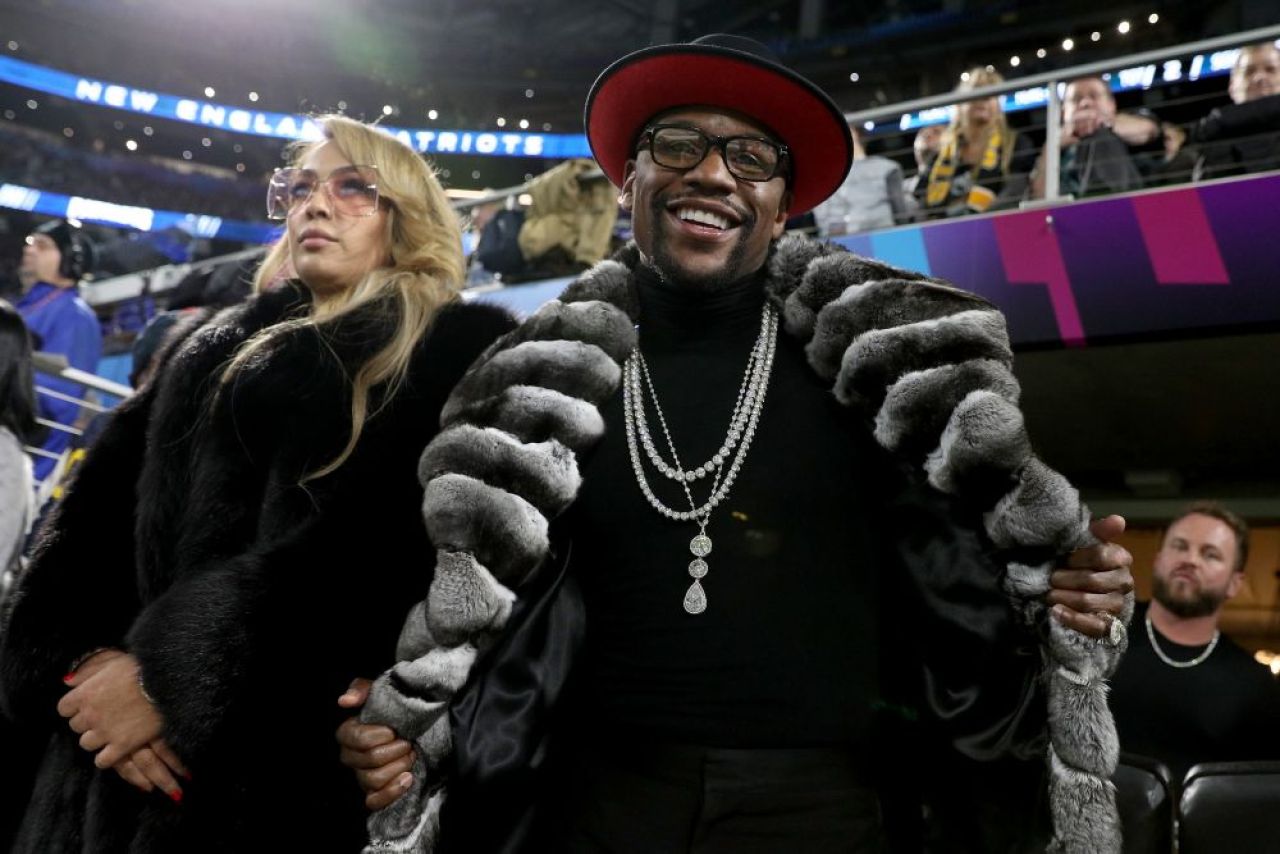 Numai el putea sa apara asa ;) Cum s-a imbracat Floyd Mayweather pentru
