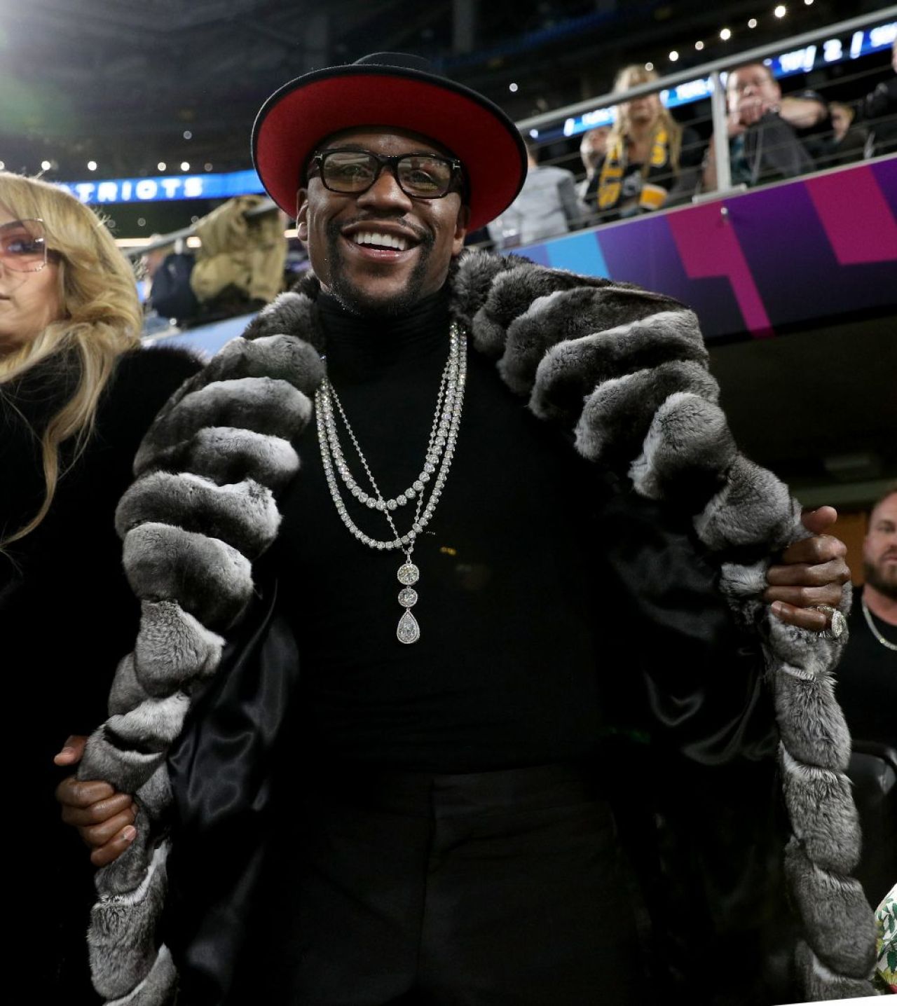 Numai el putea sa apara asa ;) Cum s-a imbracat Floyd Mayweather pentru