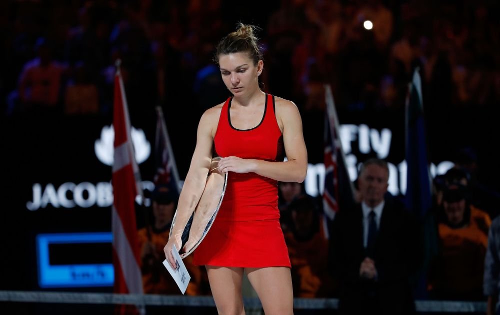 HALEP, OUT DE LA FED CUP // Sunt epuizata, piciorul drept e umflat! Simona isi prelungeste PAUZA din cauza accidentarii