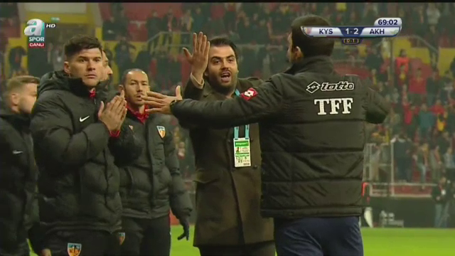 Sapunaru l-a enervat pe Sumudica in meciul de Cupa! Decizia luata de antrenor dupa prestatia DEZASTRUOASA a fundasului roman_2