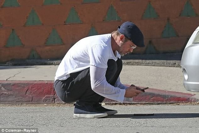 FOTO | Brad Pitt, implicat intr-un accident cu trei masini in Los Angeles! Reactia starului de la Hollywood
