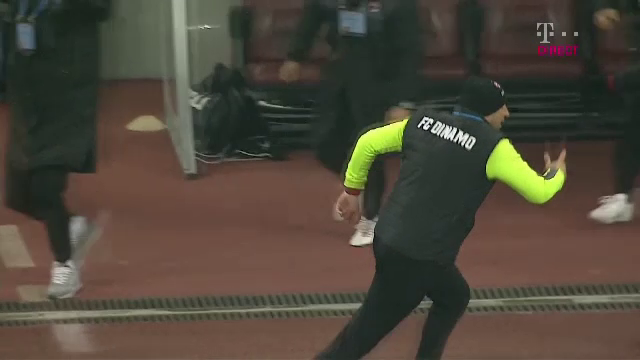 Miriuta a innebunit dupa golul marcat de Pesic! A sarbatorit ca Mourinho golul care o poate duce pe Dinamo in playoff_2
