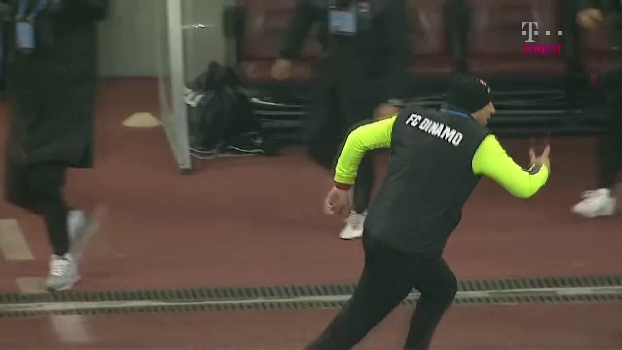 Miriuta a innebunit dupa golul marcat de Pesic! A sarbatorit ca Mourinho golul care o poate duce pe Dinamo in playoff_2