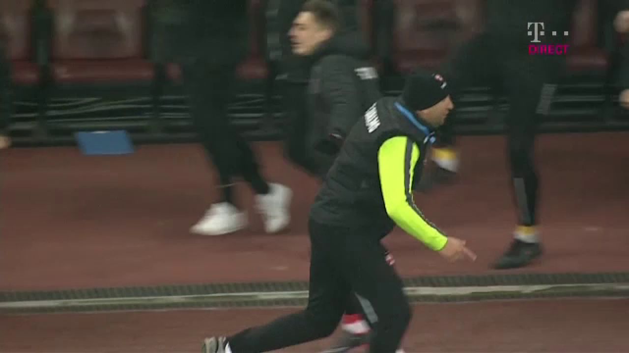Miriuta a innebunit dupa golul marcat de Pesic! A sarbatorit ca Mourinho golul care o poate duce pe Dinamo in playoff_4
