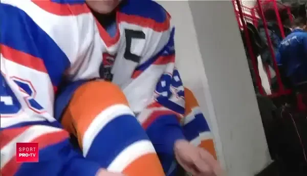 "Ma simt de 10 ori mai bine cu patine decat cu pantofi cu toc!" Povestea celei mai frumoase hocheiste din Romania