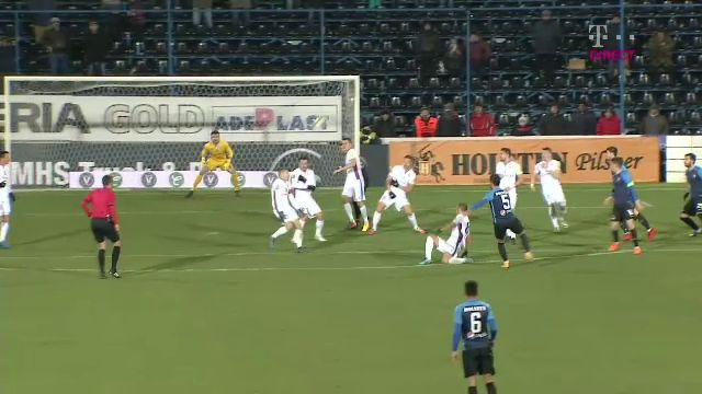 Accidentare DRAMATICA in Liga I! Mihai Roman, dus cu salvarea la spital dupa ce a primit o minge in figura_2
