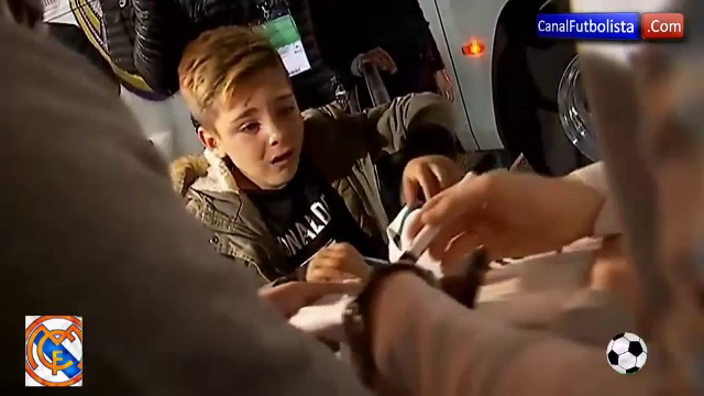 Cristianooooo, da-mi un autograf! Moment emotionant dupa meciului Realului cu Betis! Ce s-a intamplat cu acest copil cand a strigat dupa Ronaldo
