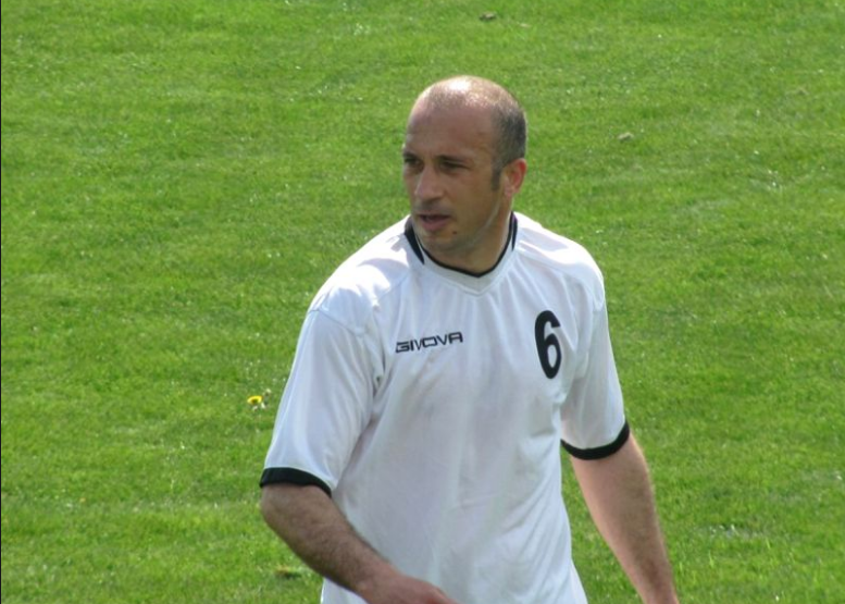 Drama in familia unui fotbalist roman! Fiul sau, gasit fara viata in scara blocului! Prima ipoteza_3