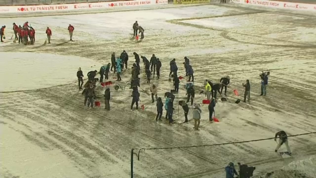 Imagini UNICE in lume pe GHETARUL de la Sibiu! Cum invingi natura cu roaba, matura si lopata :))_4