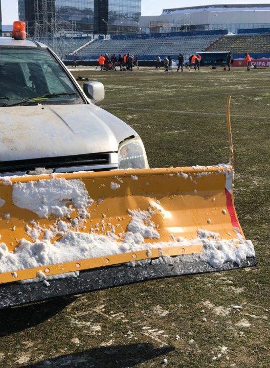 FOTO: Gheata a fost indepartata de pe gazon! Cum arata ACUM stadionul din Sibiu, cu 2 ore inainte de meci_6