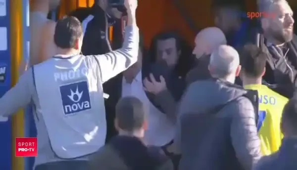 VIDEO | Bataie generala dupa ce PAOK a pierdut primul meci dupa 16 victorii consecutive! Razvan Lucescu, in mijlocul scandalului