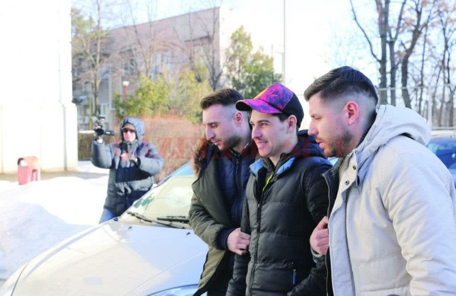 Fotbalist din Craiova, arestat dupa ce a jefuit o casa de pariuri cu un pistol de jucarie! Suma pe care reusise sa o fure