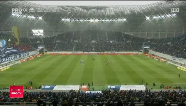 Moment EMOTIONANT de reculegere la Craiova! 25 000 de oameni l-au aplaudat pe Astori. VIDEO