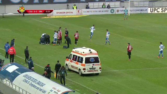 Momente de PANICA pentru olteni: Martic a ramas LAT pe gazon, ambulanta a facut BRAZDE in gazon! VIDEO