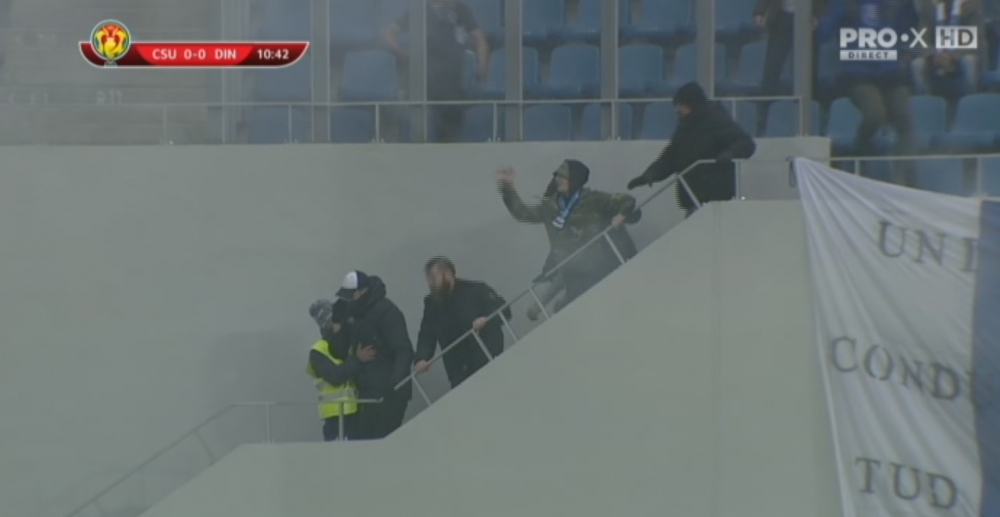 VIDEO: Explozie dupa EXPLOZIE la Craiova! Fanii sunt la un pas de BATAIE in tribune. Ce s-a intamplat