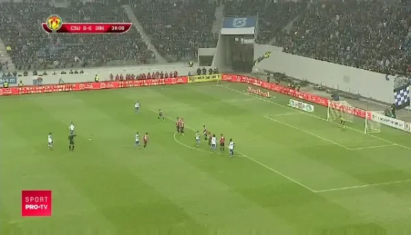 Sut superb al lui Mitrita din lovitura libera, mingea loveste bara!