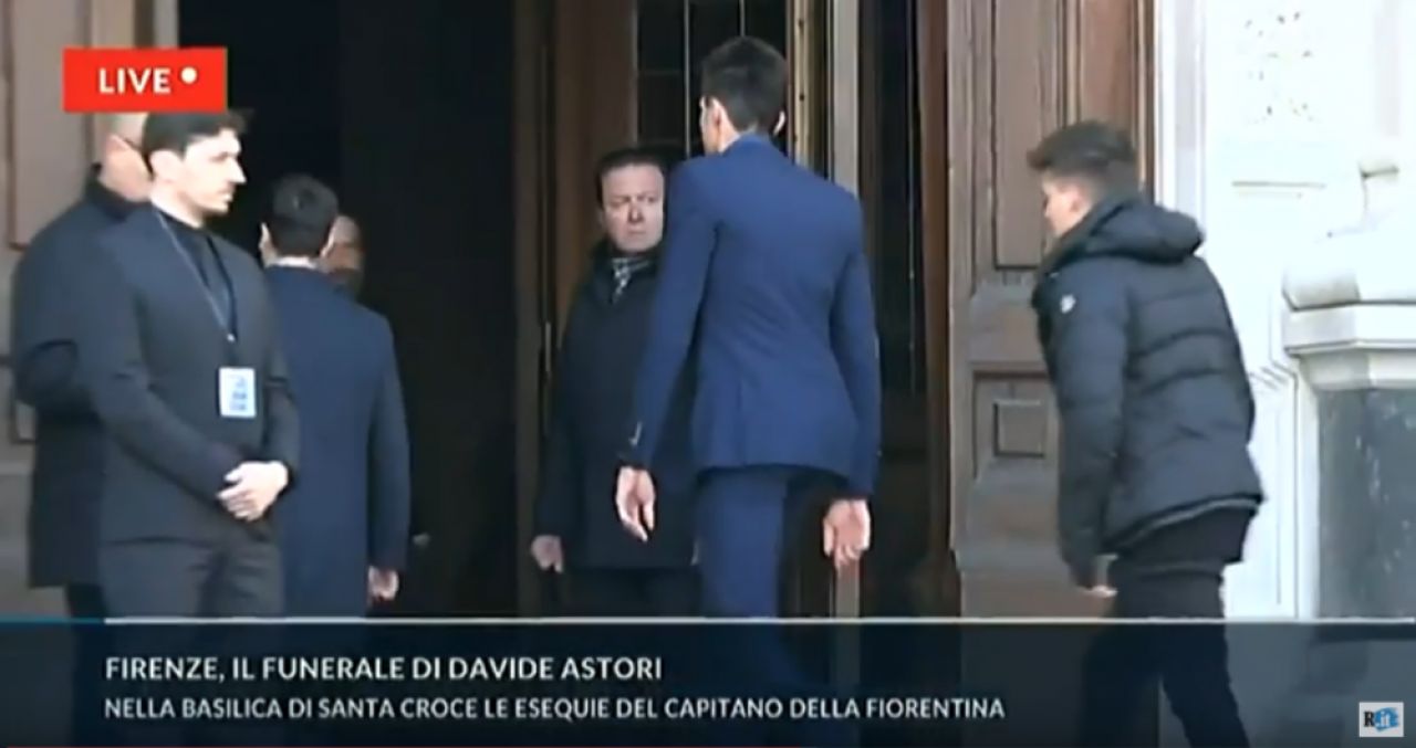 Ianis Hagi si Tatarusanu, la slujba de inmormantare a lui Astori. Mii de oameni au iesit in drumul cortegiului_1