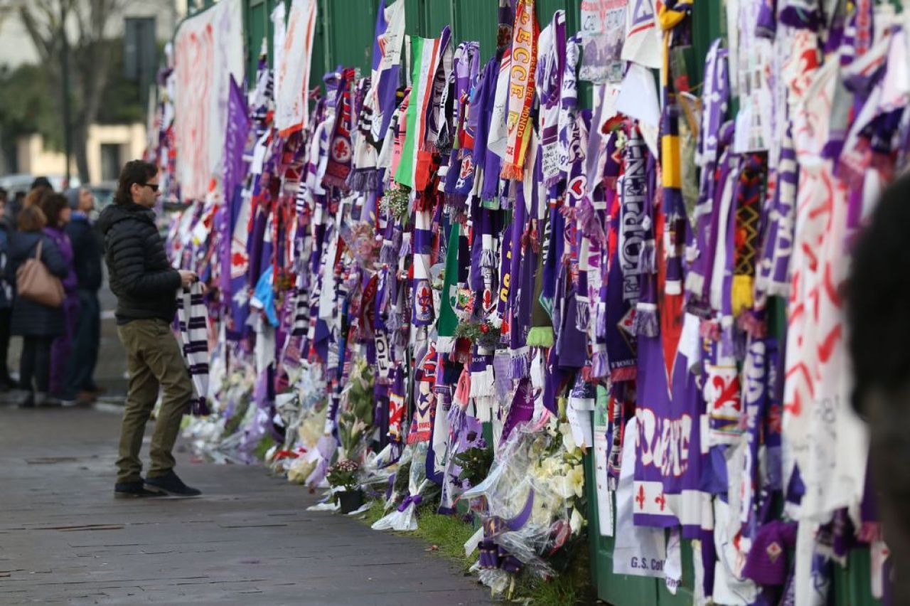 Ianis Hagi si Tatarusanu, la slujba de inmormantare a lui Astori. Mii de oameni au iesit in drumul cortegiului_5