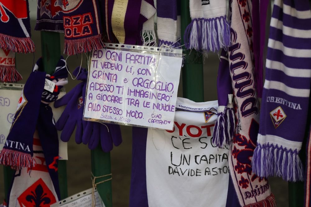 Ianis Hagi si Tatarusanu, la slujba de inmormantare a lui Astori. Mii de oameni au iesit in drumul cortegiului_8