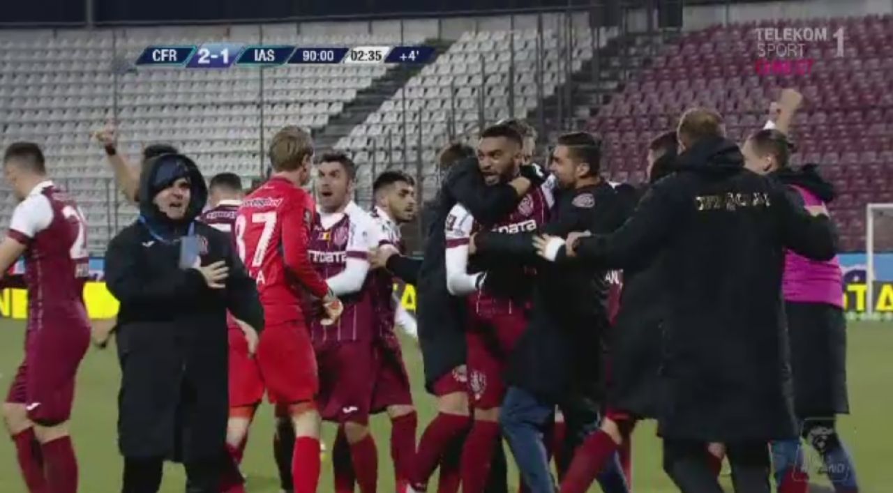 CFR Cluj 2-1 CSM Iasi | GOOOOOL SENZATIONAL OMRANI, in minutul 90+3. Petrescu a explodat in tribuna_4