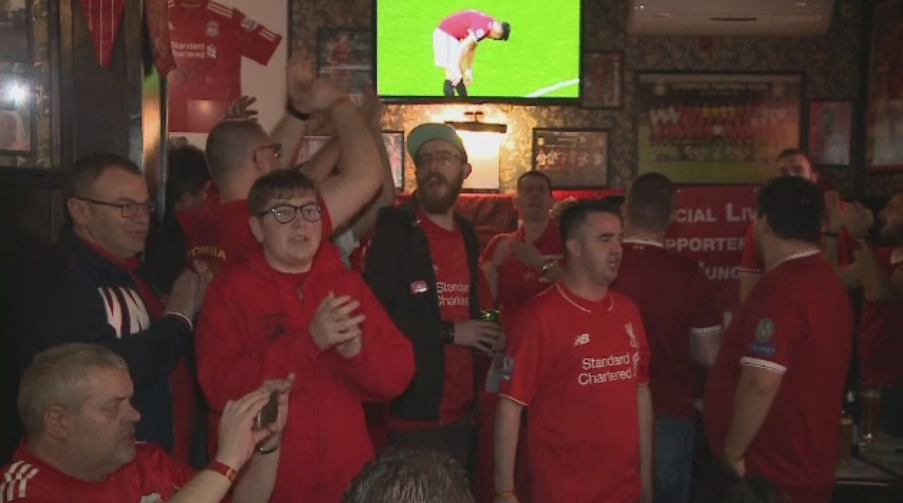 Cel mai colorat suporter Liverpool a ajuns in Romania! Fani si Serbia, Ungaria, Austria si Anglia s-au strans la Arad FOTO_4