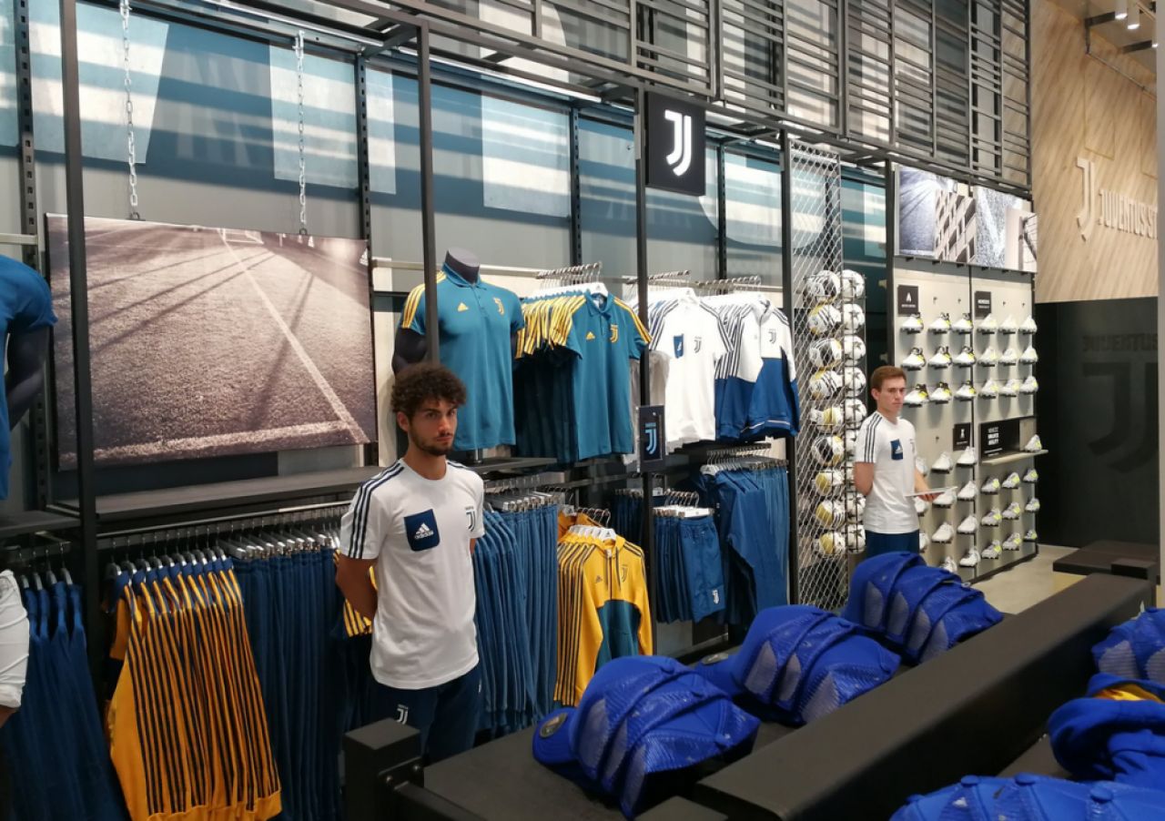 Megastore-ul Juventus, favorit sa castige prestigiosul premiu World Retail Award 2018: 450.000 de clienti in mai putin de un an // FOTO_5