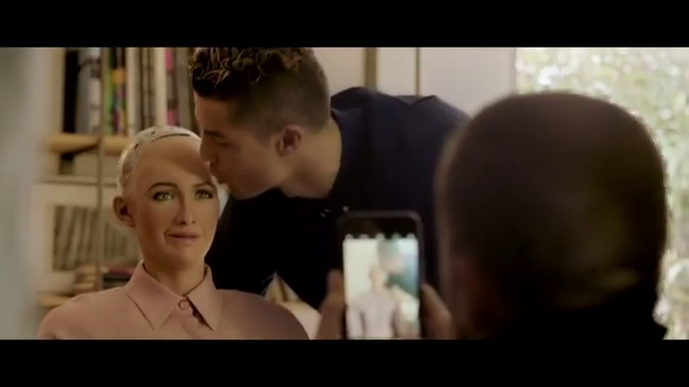 Cristiano Ronaldo, intalnire istorica cu Sofia, cel mai inteligent robot din lume! Ce a pus-o sa faca. VIDEO