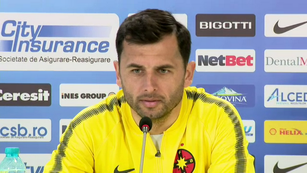 Dica: Petrescu n-are cu ce sa ma surprinda! Mesaj pentru Gnohere si Alibec: Cine intra trebuie sa dea gol!