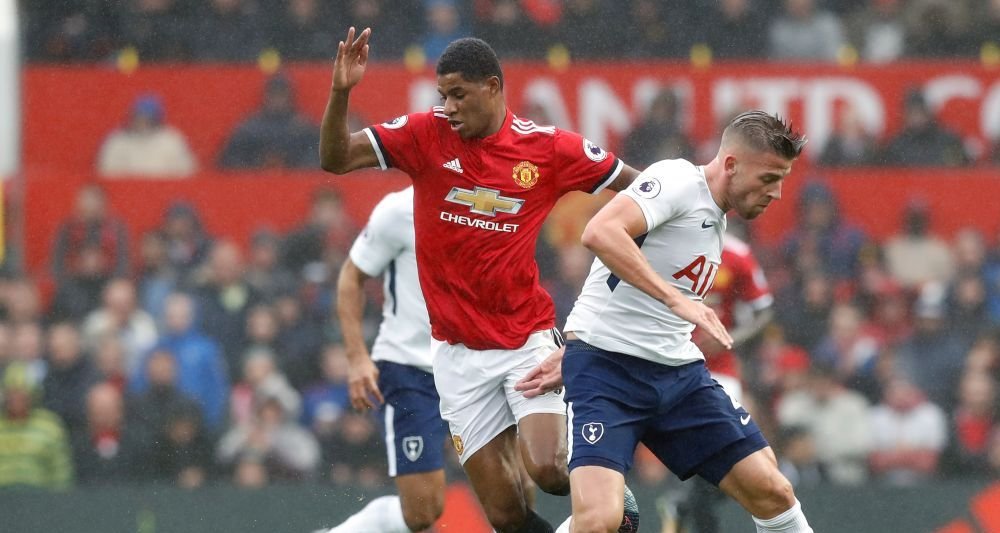 RAZBOI neasteptat intre PSG si Barcelona pentru un jucator din Premier League! Lovitura pentru Mourinho: poate rata principala tinta a lui United