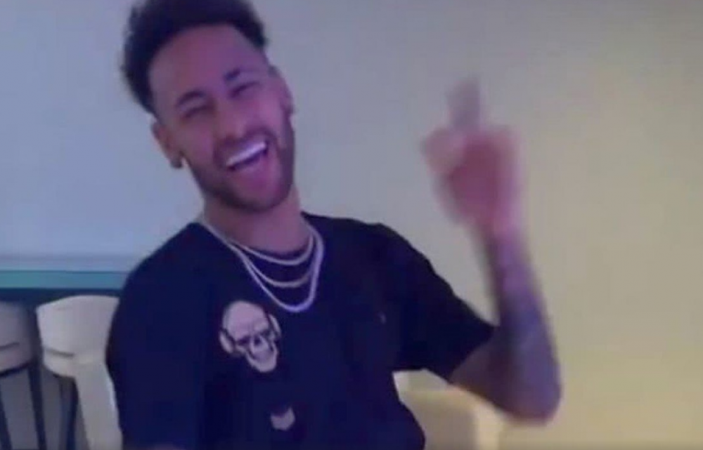 Neymar i-a indignat pe fanii lui PSG. Accidentat, brazilianul o tine numai intr-o distractie: dans, poker si farniente