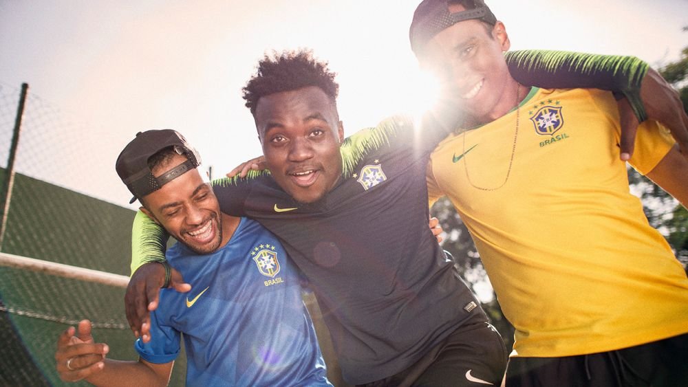 Super VIDEO: Brazilienii lui PSG si-au facut formatie si au cantat la prezentarea echipamentului pentru Mondial_4