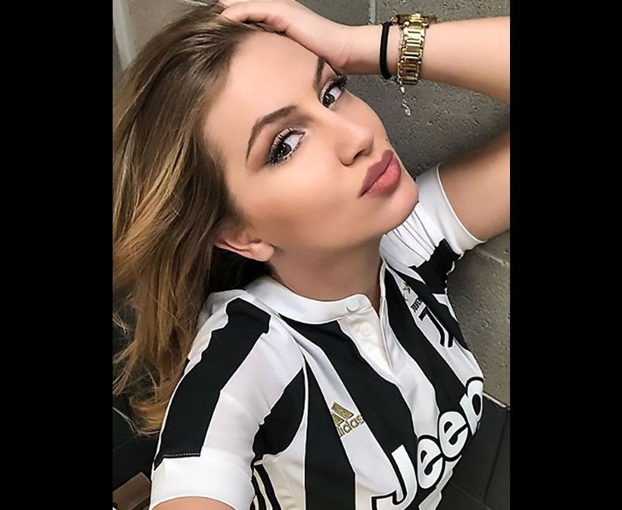 FOTO: E actrita, model si nepoata fostului presedinte! A dezvaluit in premiera cu ce echipa tine: fotografia cu mii de like-uri pe net_4