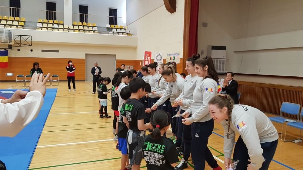 GALERIE FOTO: Luptatoarele Romaniei, imbracate in samurai! Fetele au mers pentru prima data la un campionat mondial_6