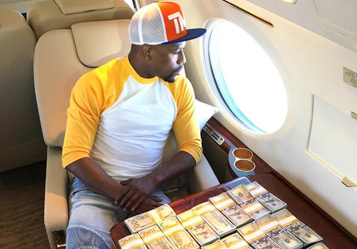 Pregatiti elicopterul, aranjati teancurile de bani: Mayweather vine in Romania!! Trecem si pe la Constanta!