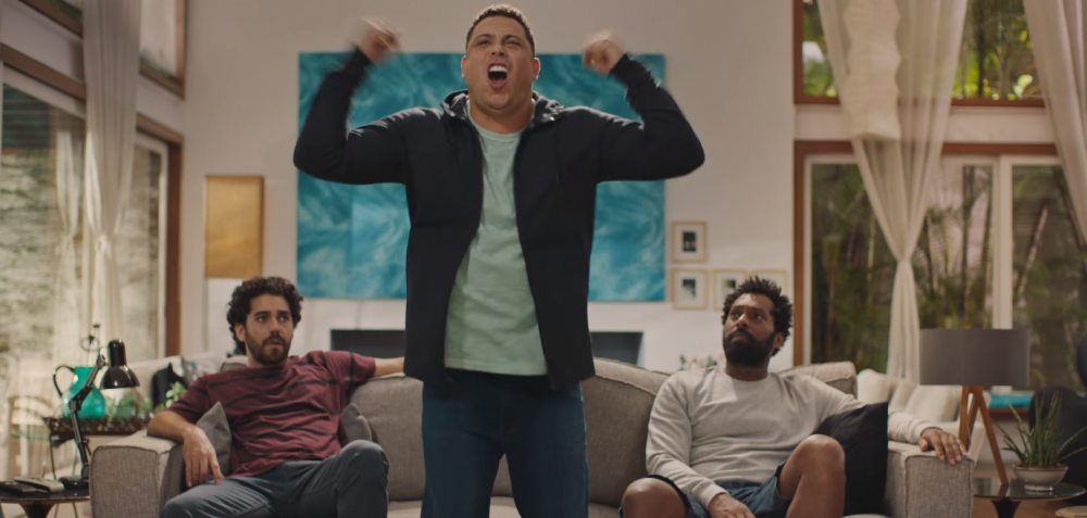 Ai innebunit?! Cum sa te bucuri la golul Argentinei?! Ronaldo, intr-o reclama care face senzatie in America de Sud, inaintea Mondialului