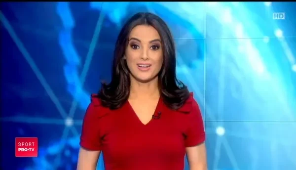 "Nede, asta e stilul tau?" Nedelcu, tinta ironiilor la Salonul Auto dupa ce s-a urcat intr-o masina NORMALA. VIDEO