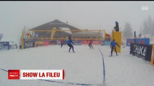 Fetele cu picioarele lungi din Romania au topit gheata in Alpi! Cum au jucat volei in zapada