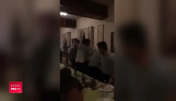 VIDEO | "Cina cea de taina" oferita de Edi Iordanescu! Momente emotionante la despartirea de jucatorii Astrei