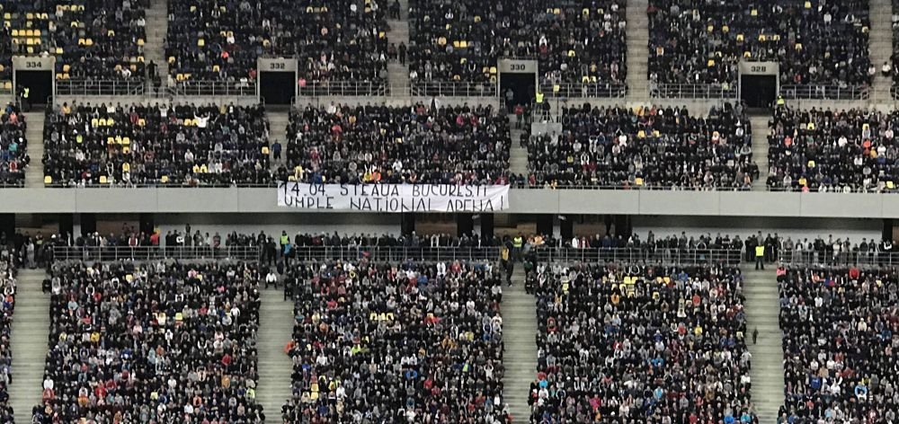 FOTO | Ultrasii CSA Steaua au sabotat meciul FCSB - Craiova! Ce banner au afisat in repriza a doua, la tribuna