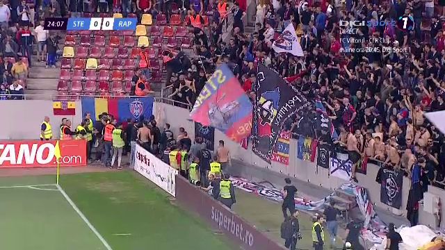SANGE si RAZBOI pe National Arena! Fanii Stelei si ai Rapidului au rupt gardurile si a iesit MACEL! Jandarmii au intervenit imediat: FOTO_9